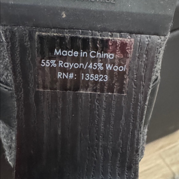 Dr. Scholl's Black & Gray Memory Foam Clogs. - Picture 7 of 7